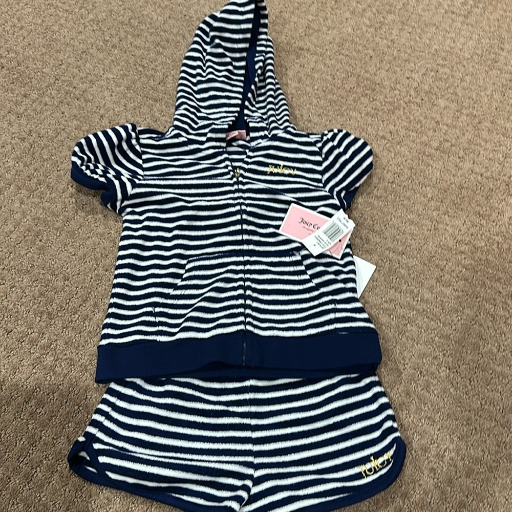 JUICY COUTURE ZIP UP SHIRT AND SHORTS IN SIZE 6 NWT